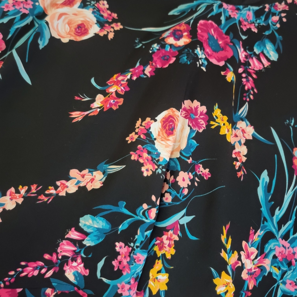 Sweet Heart V Neck Blouse Floral Layered Sleeveless Blouse - Black and Pink XL - Picture 6 of 14